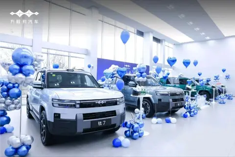 方程豹钛7，不走寻常路，却走出一条大路，销量太好了